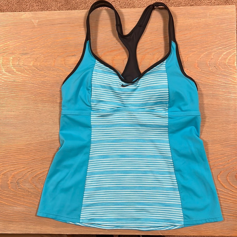 Nike Women’s Swim top -Medium